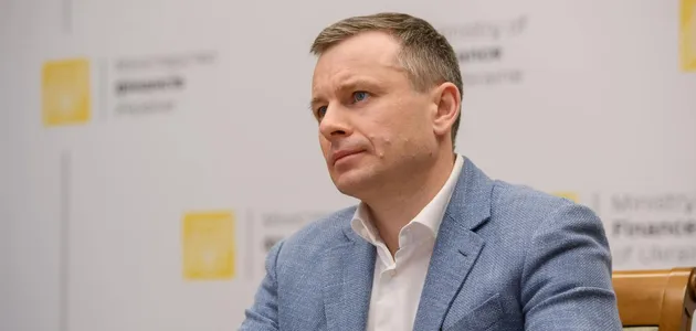 Глава держбанку показав гігантську зарплату: міністр фінансів має у 15 разів менше