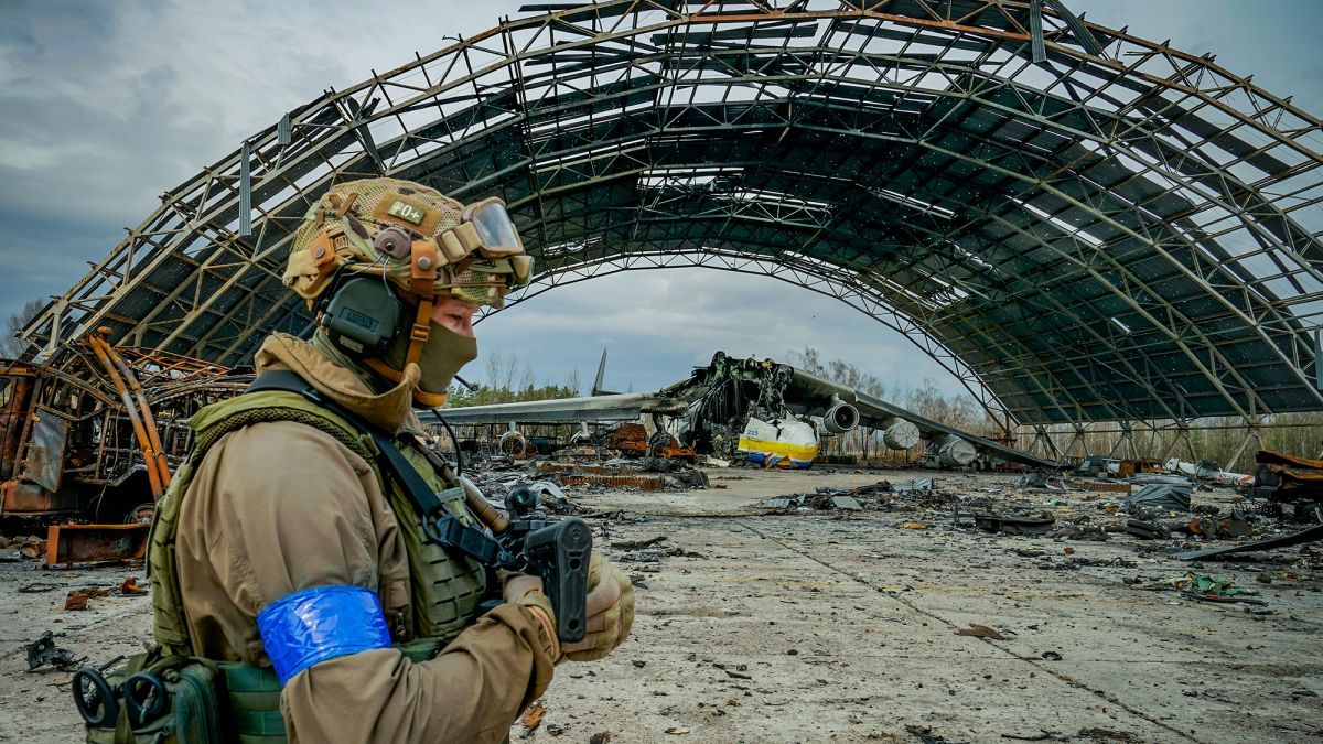 «Захопити Київ окупанти намагались за планом, який вони обкатали в Празі у 1968 році»: доля столиці України вирішувалась в перші 5 днів великої війни