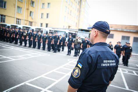 Правоохоронці та держслужбовці не мають отримувати 100% бронювання, – Бутусов