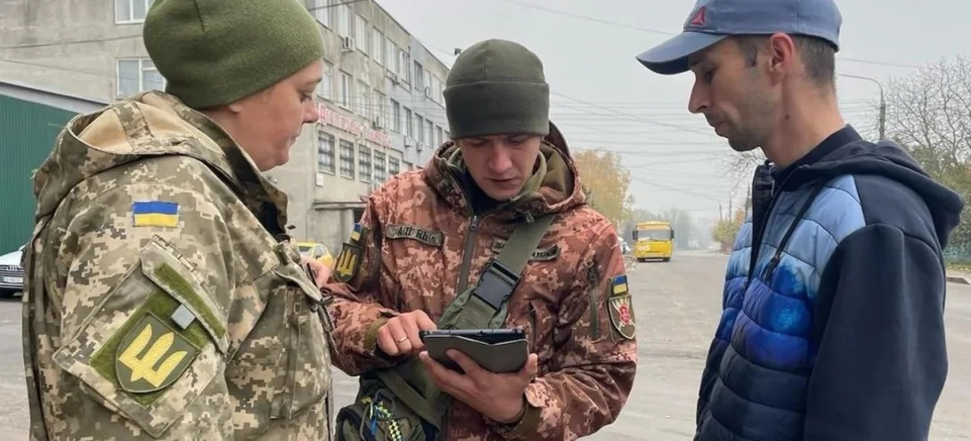 Військкоми, одягніть ордени! Як знизити напруження відносин між цивільними та ТЦК