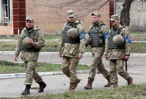 Перевіряти документи водіїв та проникати у житло: права військової поліції розширять